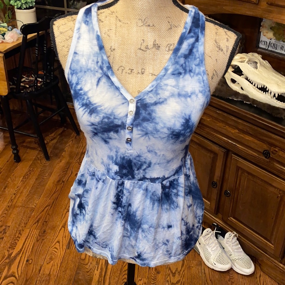 Blue & White marble top